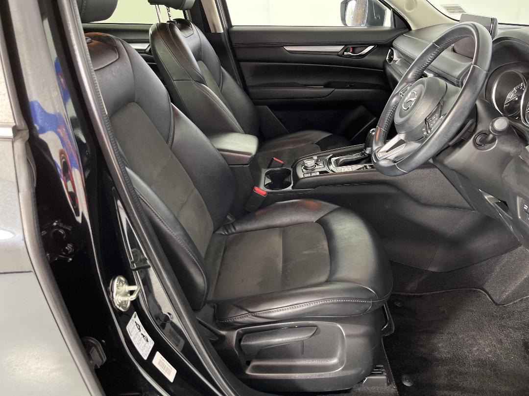 Photo '16' of Mazda CX-5