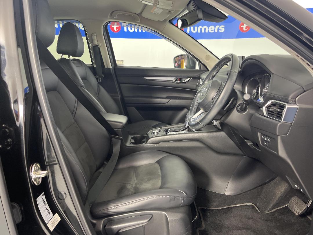 Photo '16' of Mazda CX-5 Photo '16' of Mazda CX-5