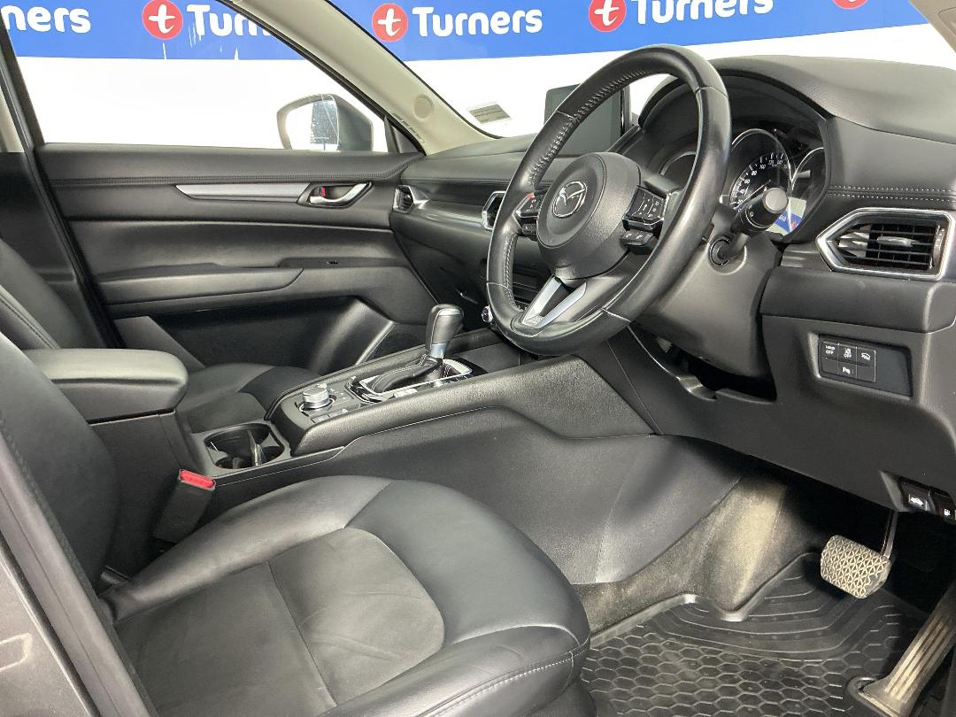 Photo '16' of Mazda CX-5