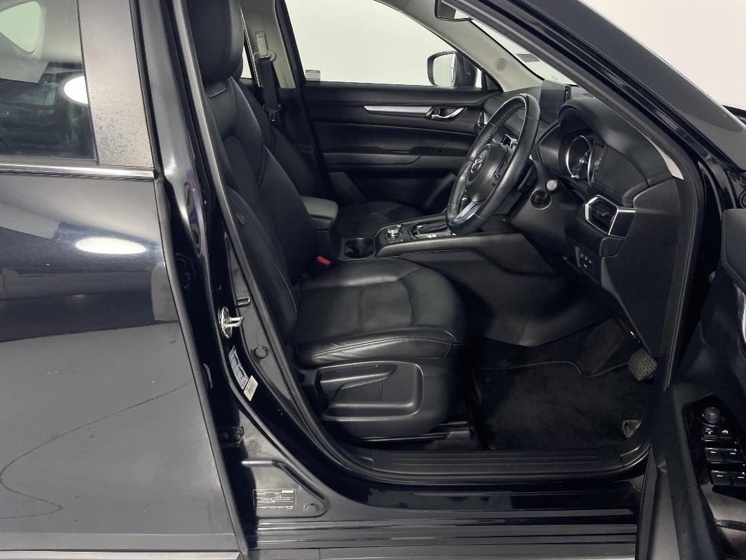 Photo '16' of Mazda CX-5