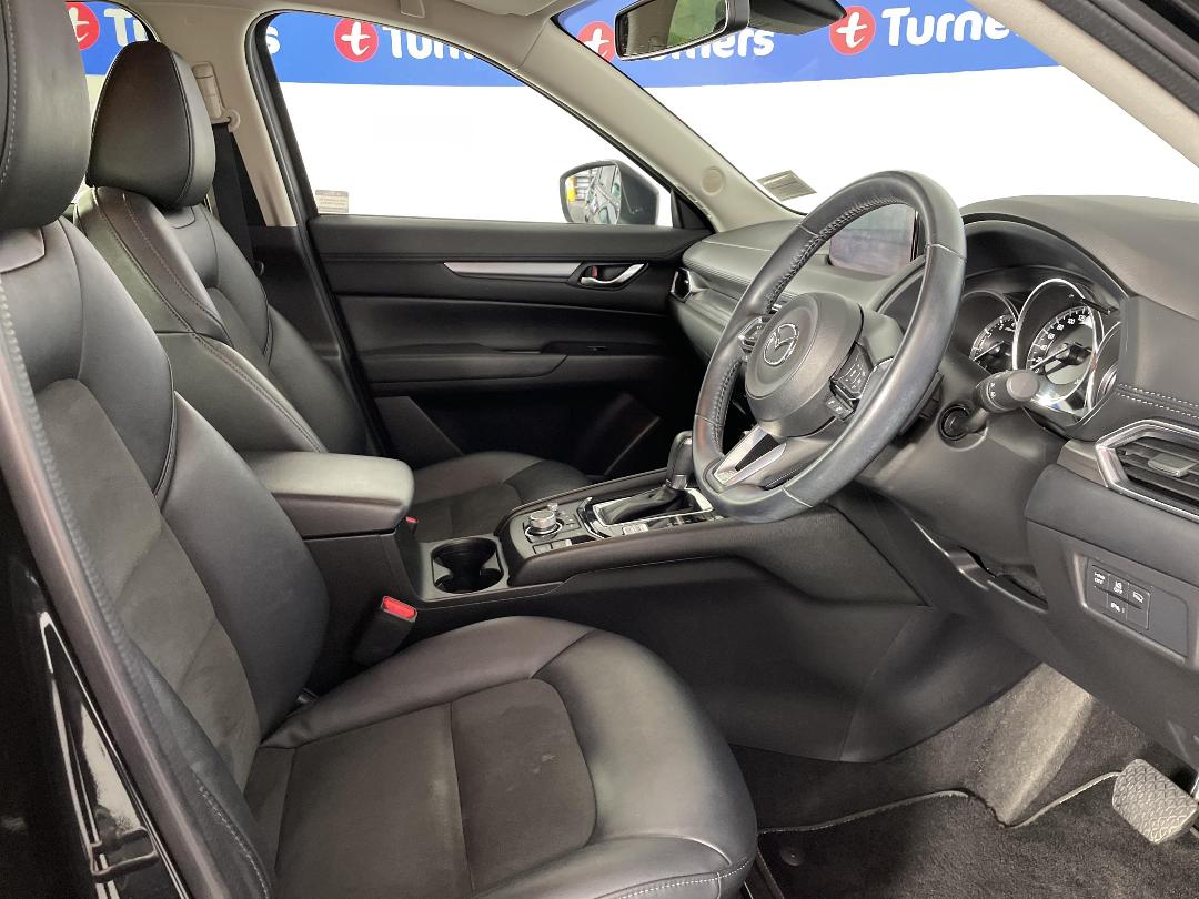 Photo '16' of Mazda CX-5