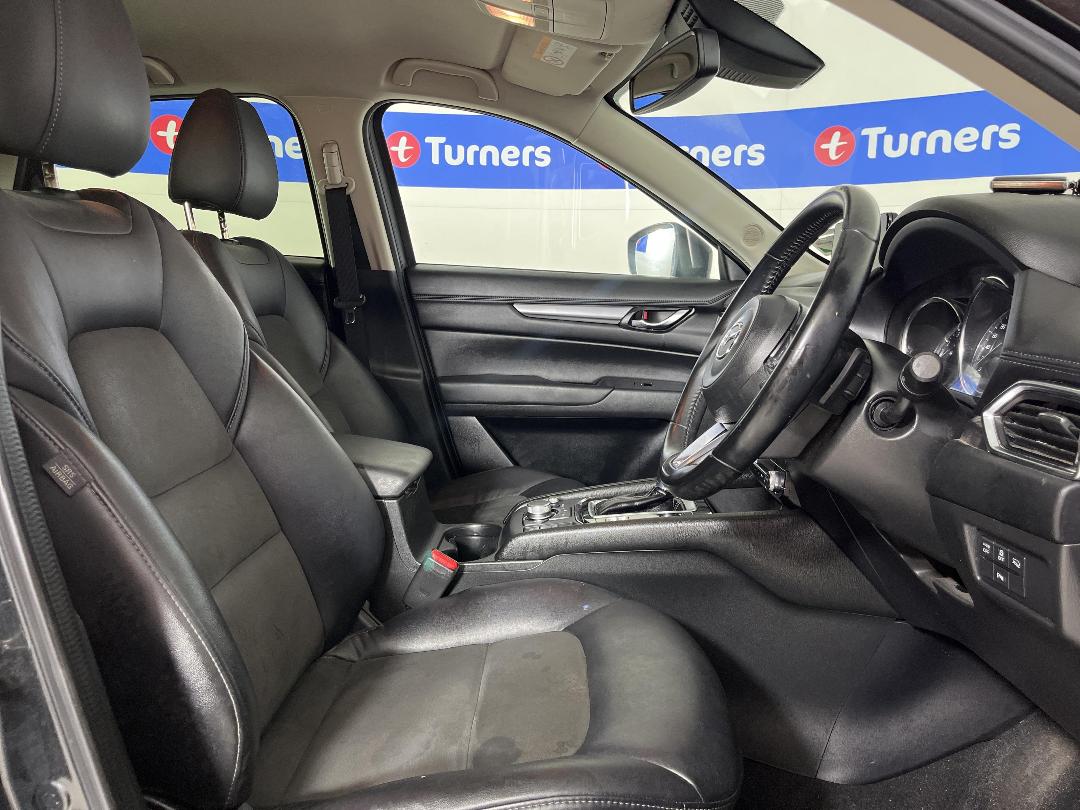 Photo '16' of Mazda CX-5