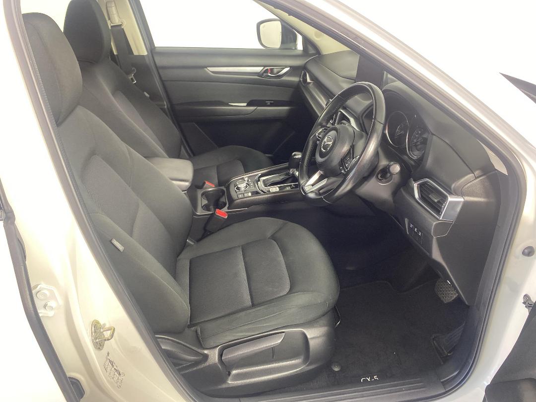 Photo '16' of Mazda CX-5 Photo '16' of Mazda CX-5