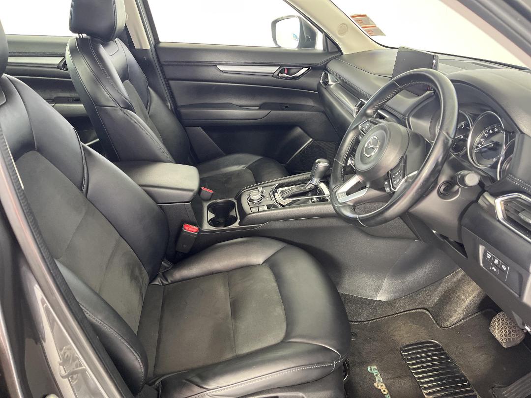 Photo '16' of Mazda CX-5