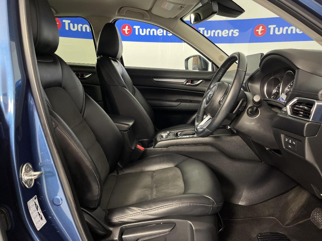 Photo '16' of Mazda CX-5