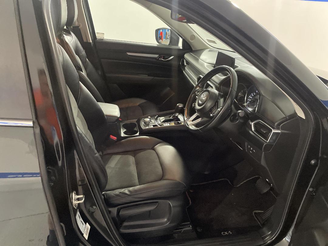 Photo '16' of Mazda CX-5