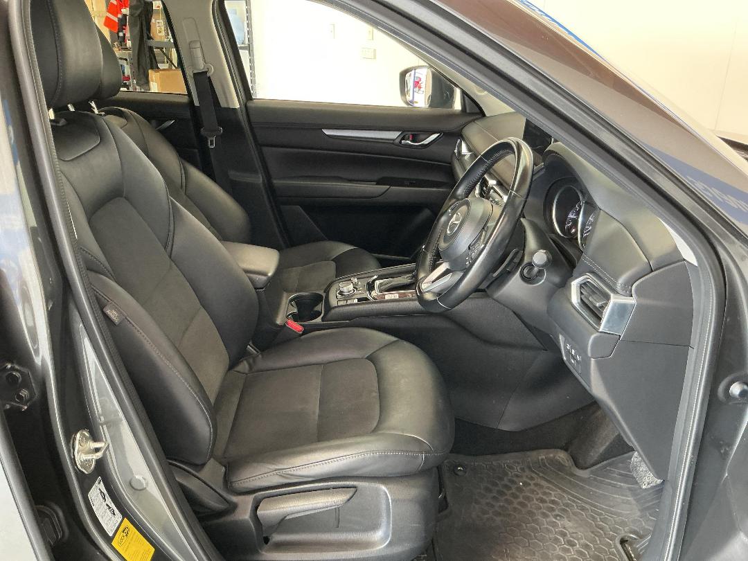 Photo '16' of Mazda CX-5