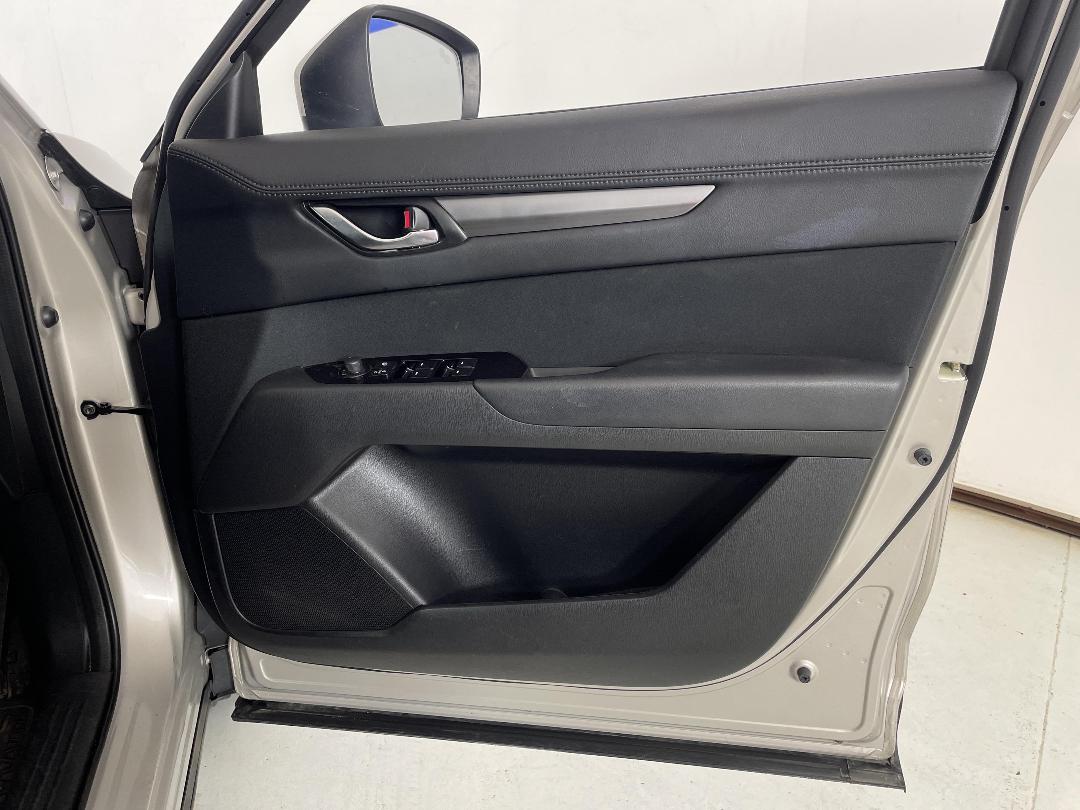 Photo '15' of Mazda CX-8