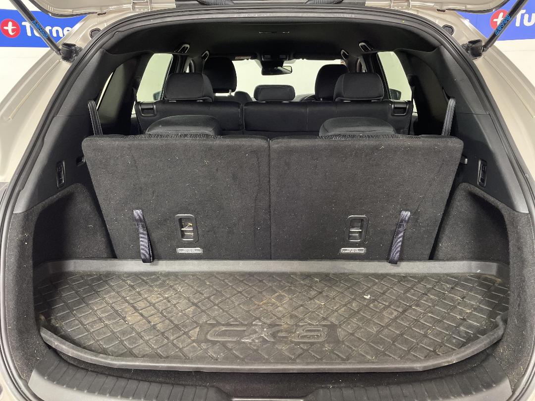 Photo '14' of Mazda CX-8