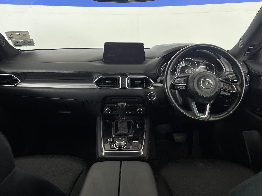 Photo '17' of Mazda CX-8