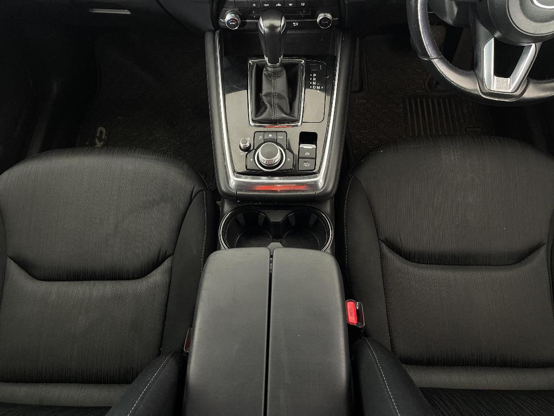 Photo '18' of Mazda CX-8