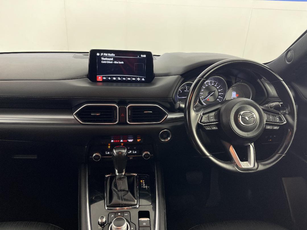 Photo '17' of Mazda CX-8