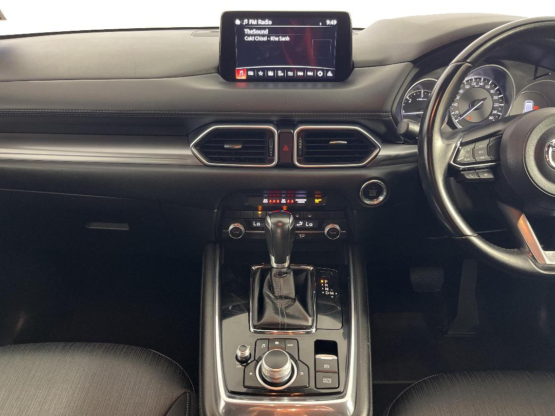 Photo '18' of Mazda CX-8