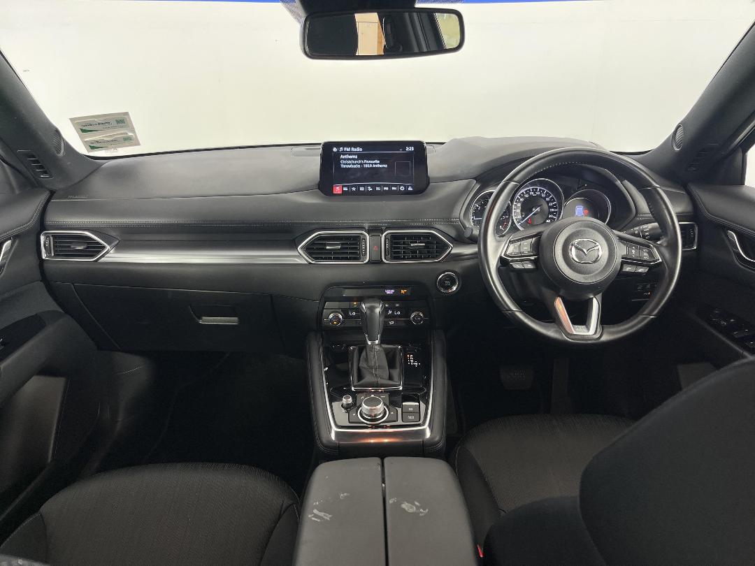 Photo '17' of Mazda CX-8