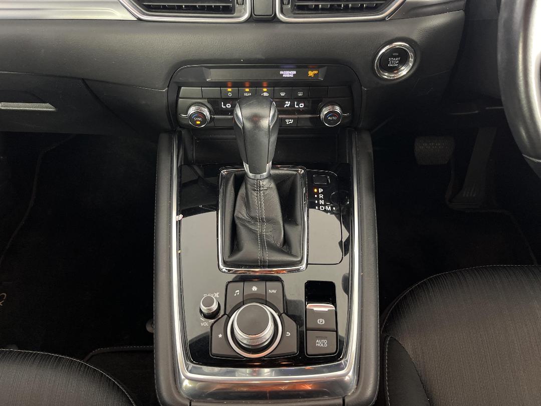 Photo '18' of Mazda CX-8