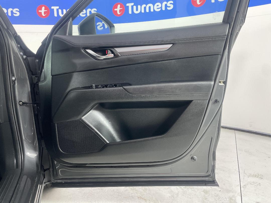 Photo '15' of Mazda CX-8