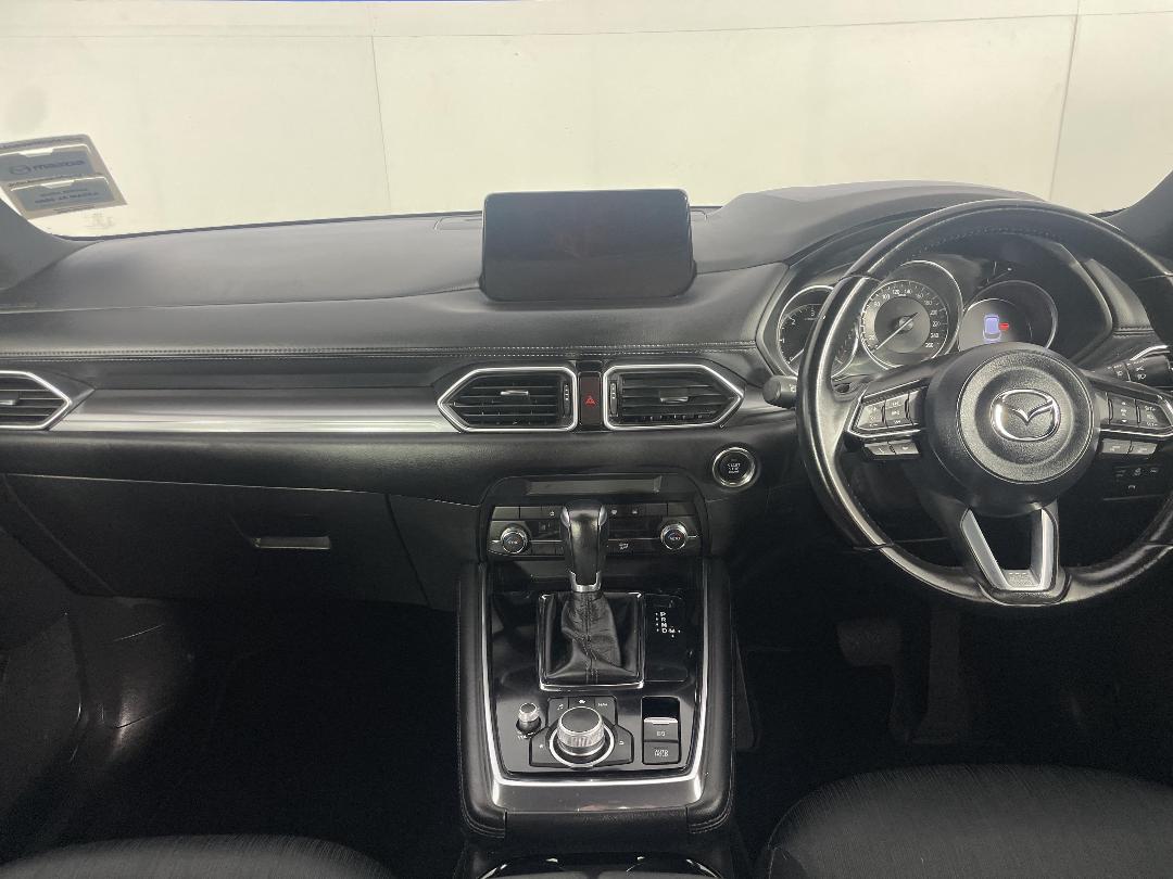 Photo '17' of Mazda CX-8