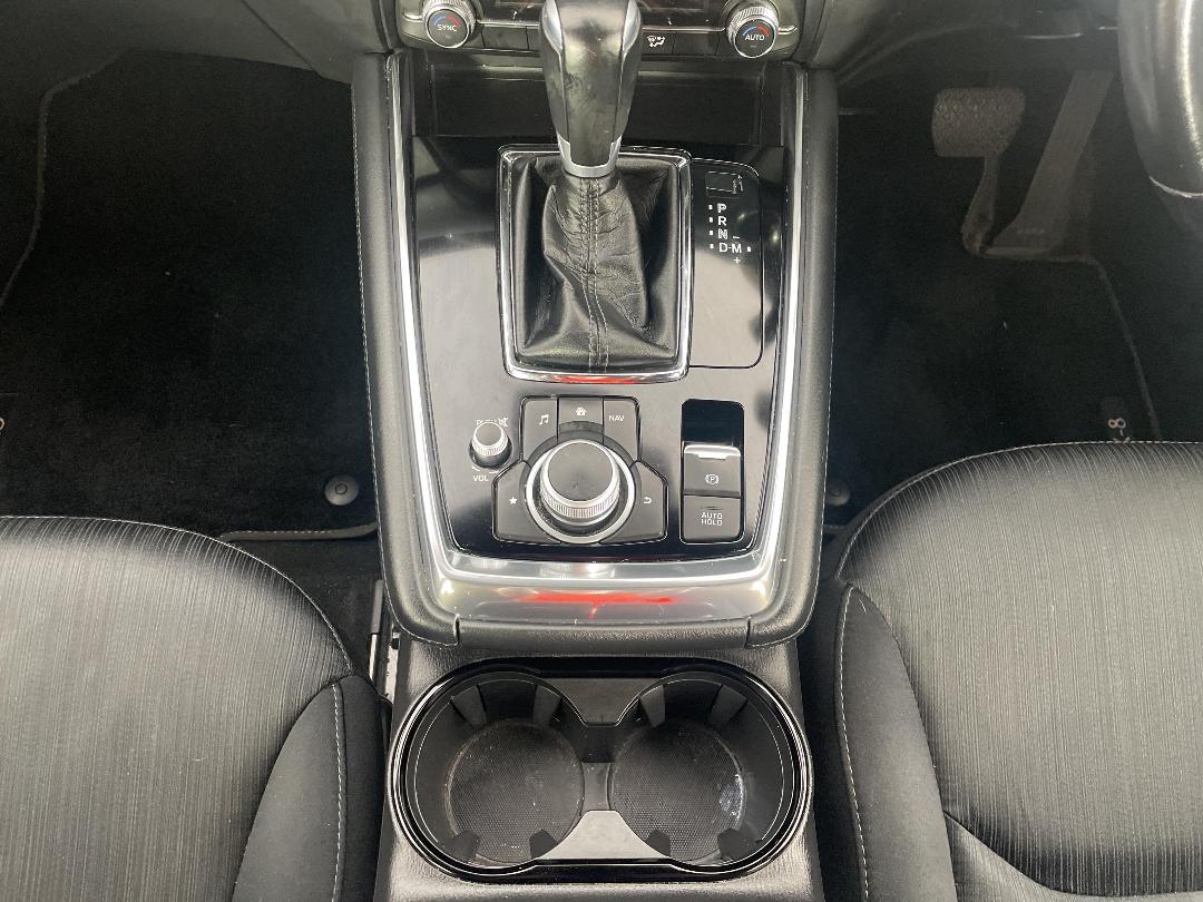 Photo '18' of Mazda CX-8