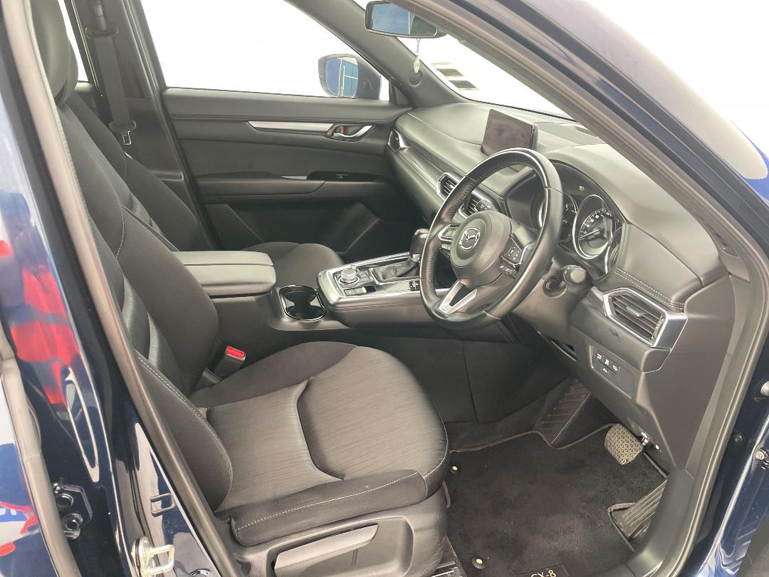 Photo '16' of Mazda CX-8