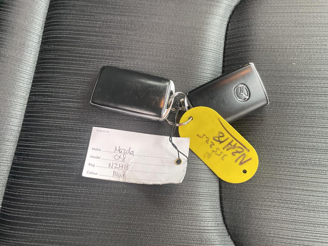 Photo '22' of Mazda CX-8