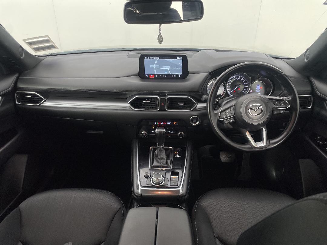 Photo '17' of Mazda CX-8