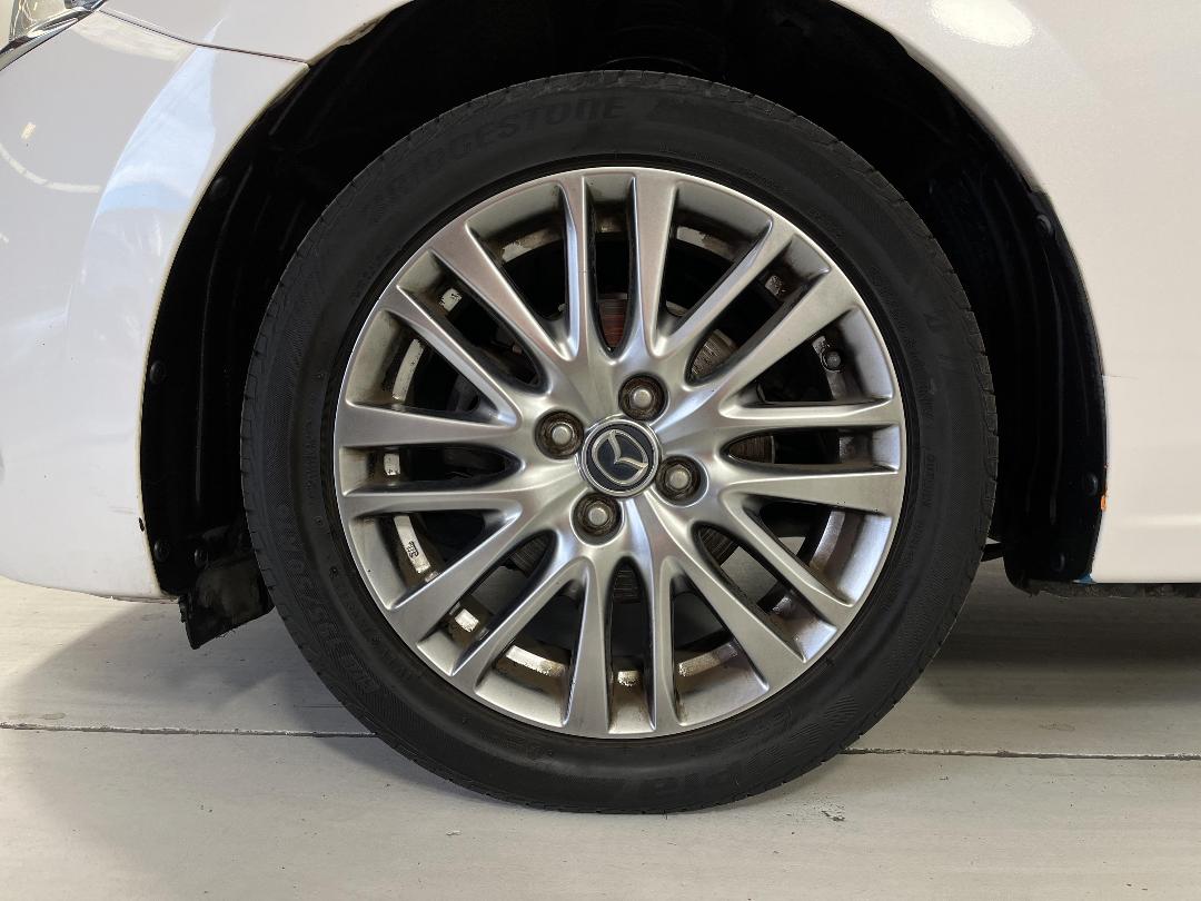 Photo '10' of Mazda Mazda2