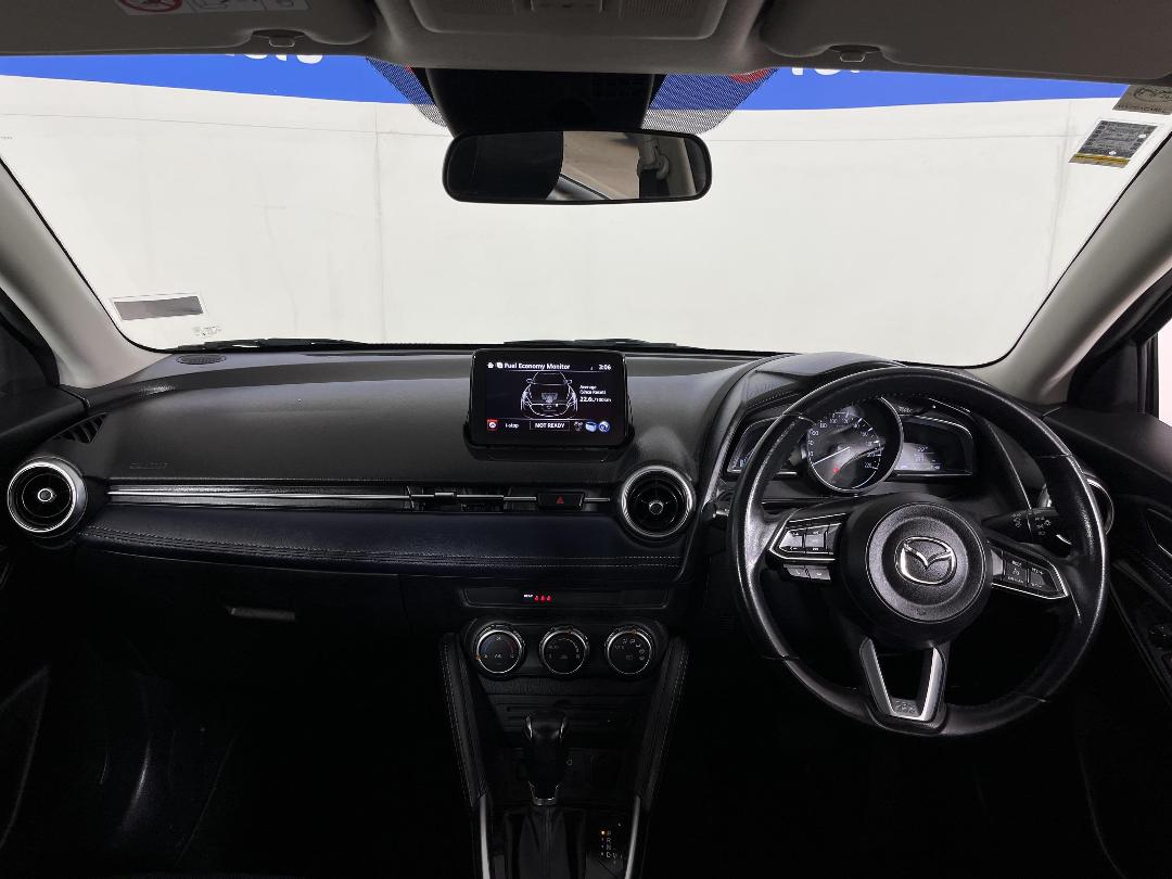 Photo '17' of Mazda Mazda2