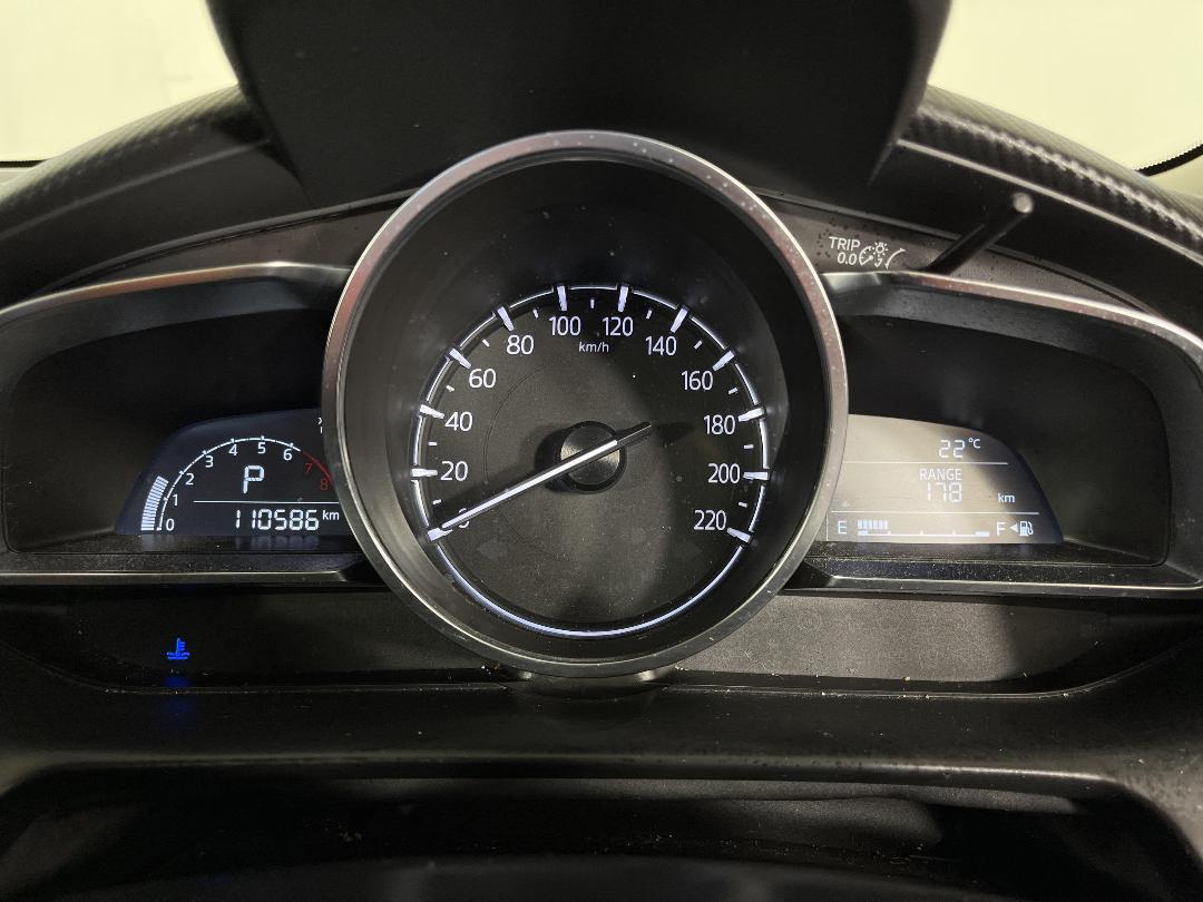 Photo '21' of Mazda Mazda2