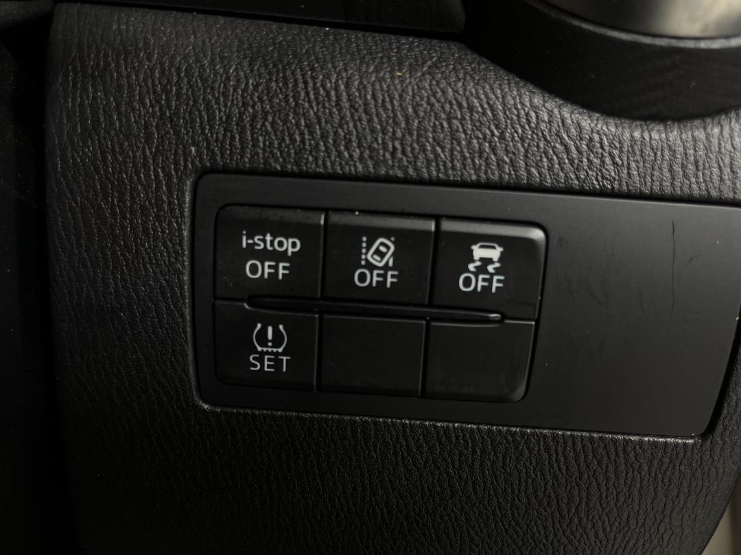 Photo '24' of Mazda Mazda2