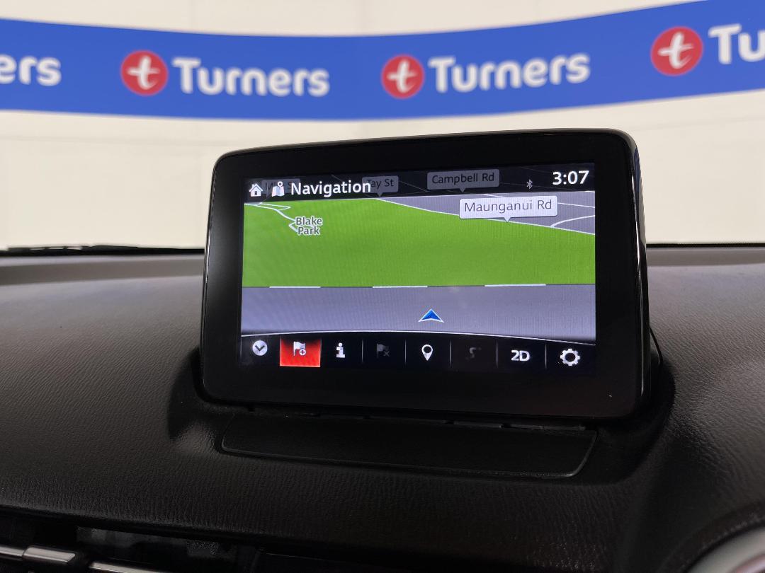 Photo '28' of Mazda Mazda2