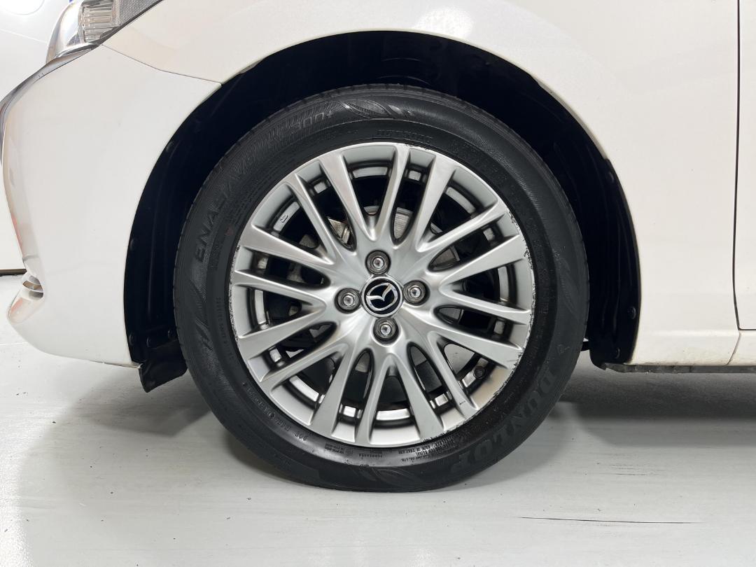 Photo '10' of Mazda Mazda2 Photo '10' of Mazda Mazda2