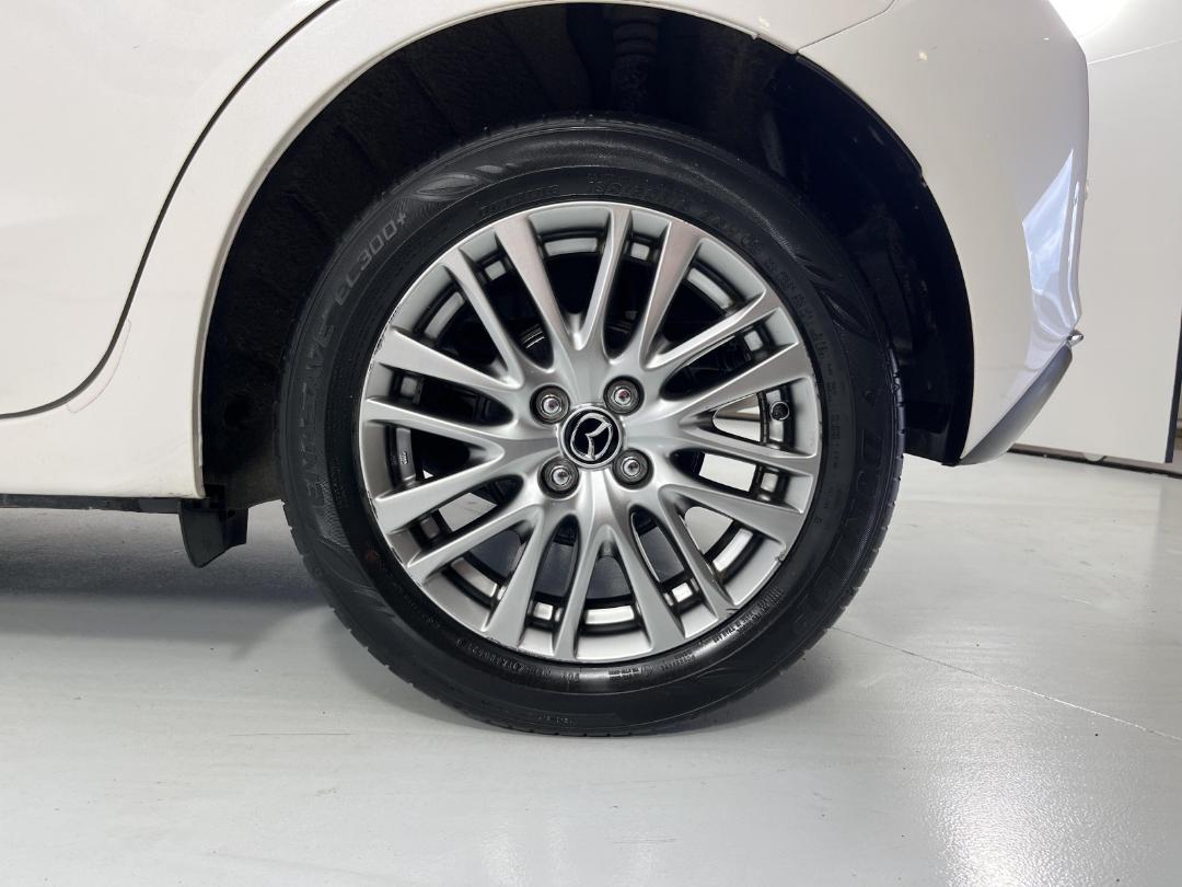 Photo '11' of Mazda Mazda2 Photo '11' of Mazda Mazda2