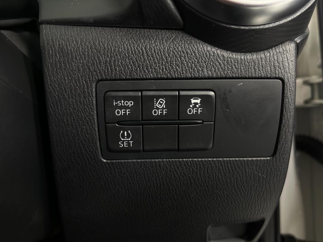 Photo '29' of Mazda Mazda2 Photo '29' of Mazda Mazda2