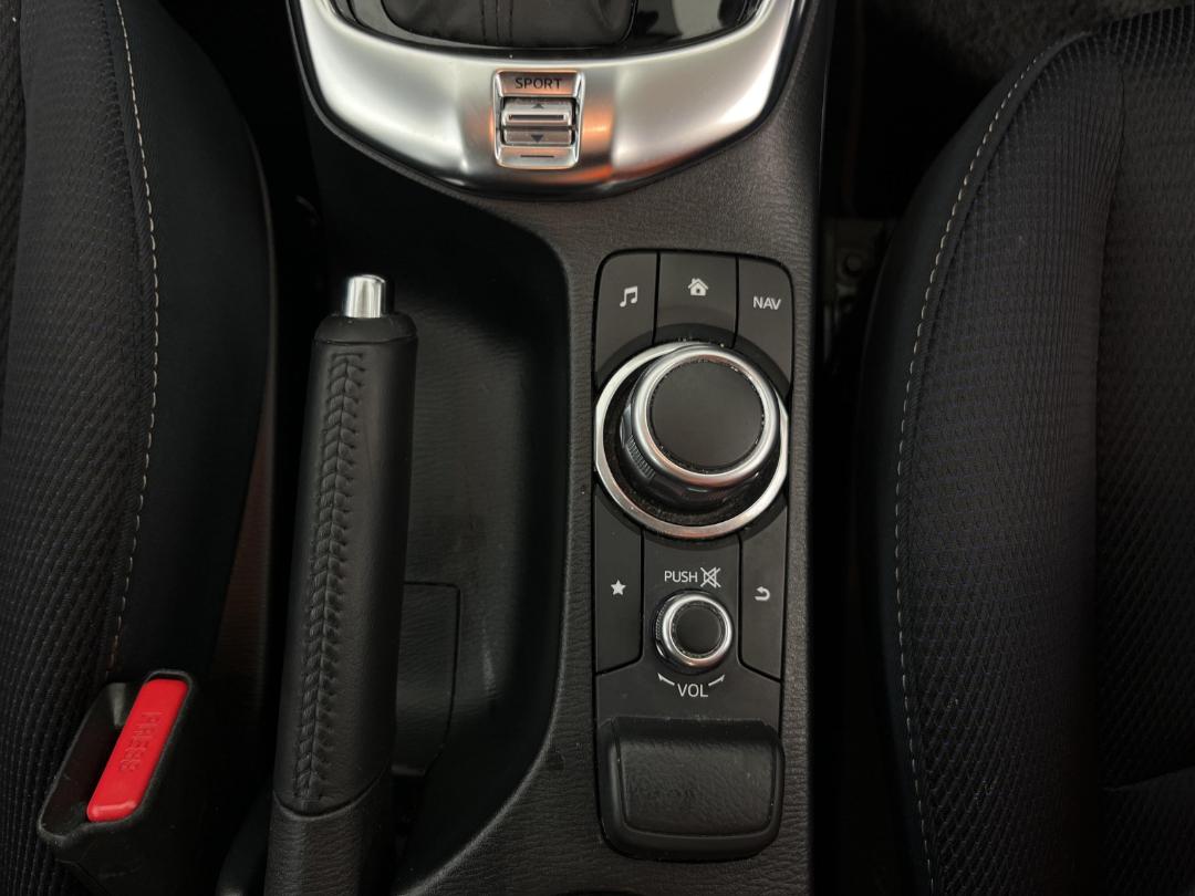 Photo '28' of Mazda Mazda2 Photo '28' of Mazda Mazda2