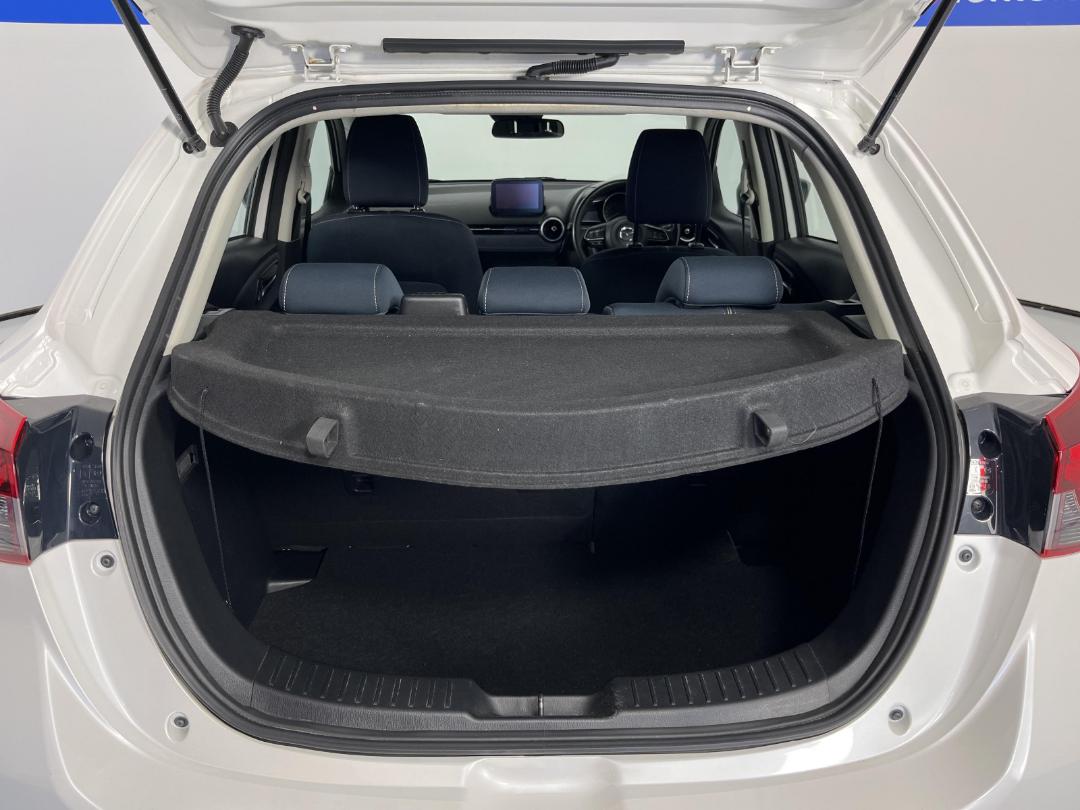 Photo '14' of Mazda Mazda2 Photo '14' of Mazda Mazda2