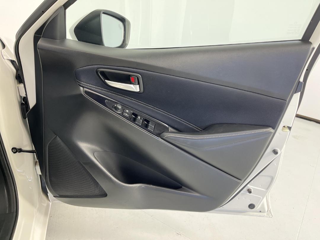 Photo '15' of Mazda Mazda2 Photo '15' of Mazda Mazda2