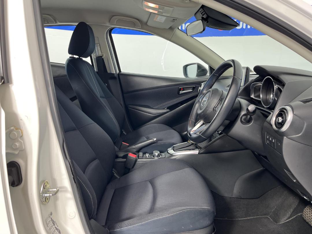 Photo '16' of Mazda Mazda2 Photo '16' of Mazda Mazda2