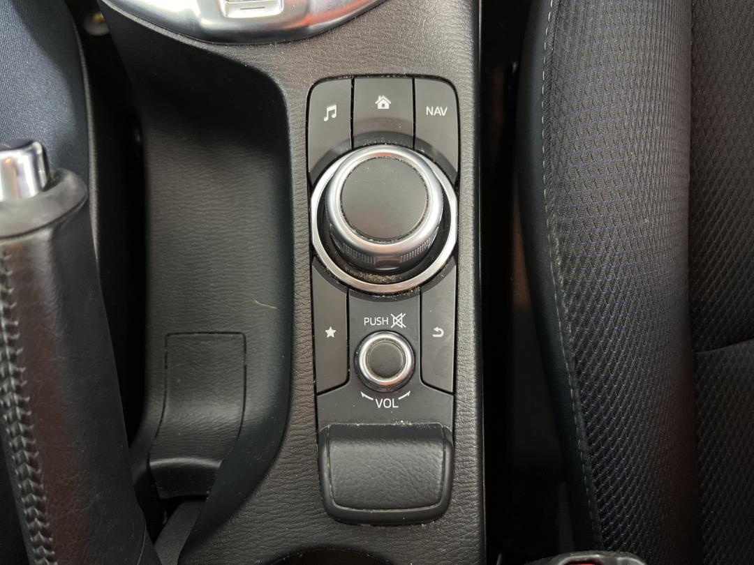 Photo '28' of Mazda Mazda2 Photo '28' of Mazda Mazda2