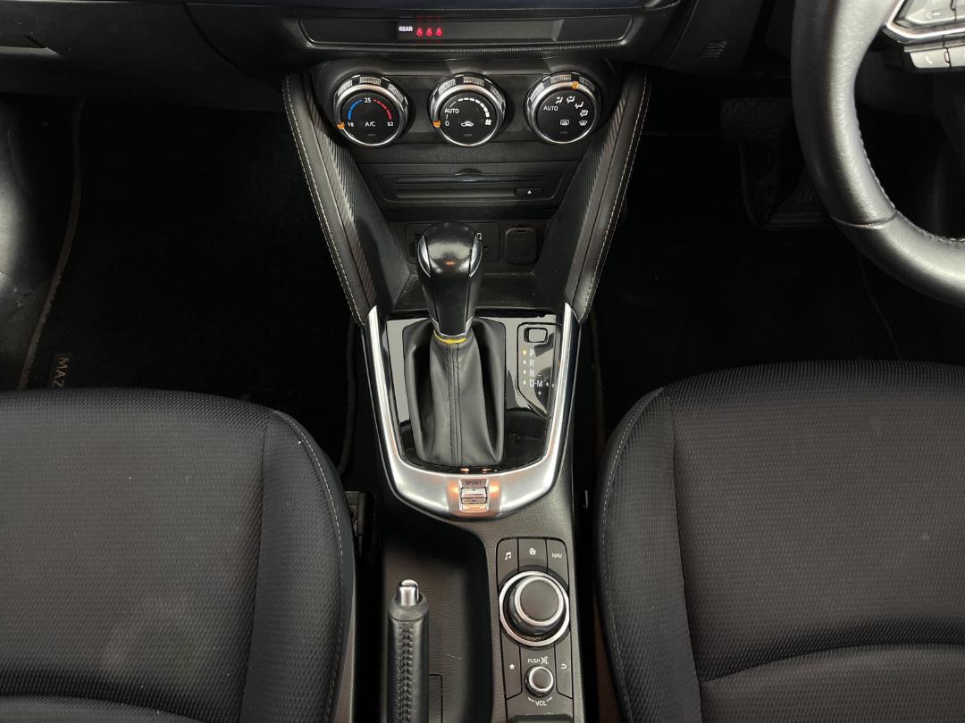 Photo '18' of Mazda Mazda2 Photo '18' of Mazda Mazda2