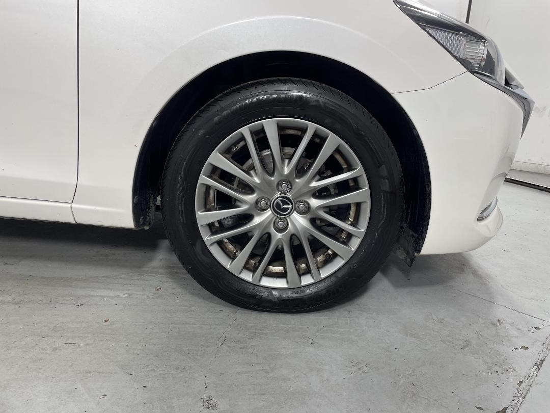 Photo '9' of Mazda Mazda2