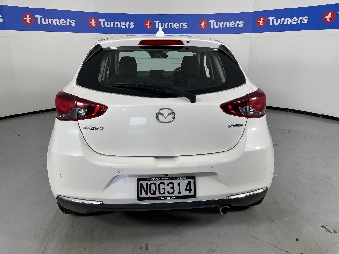 Photo '6' of Mazda Mazda2