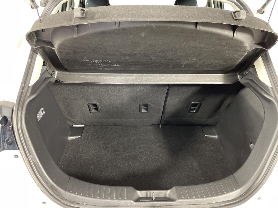 Photo '14' of Mazda Mazda2