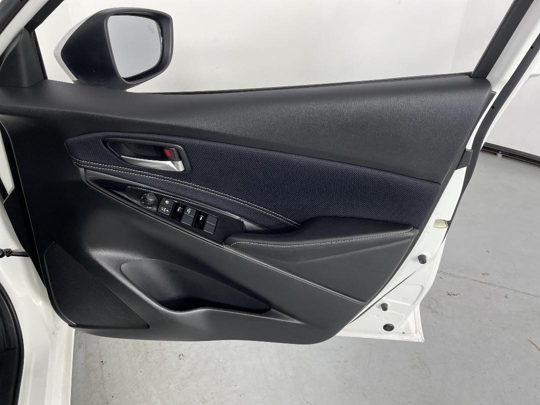 Photo '15' of Mazda Mazda2