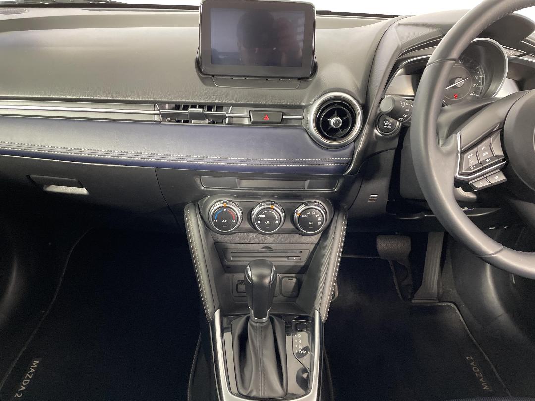 Photo '18' of Mazda Mazda2