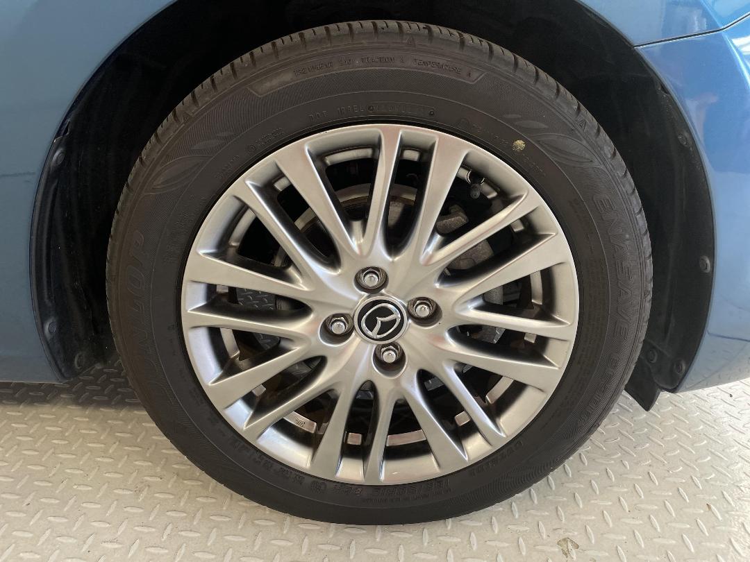 Photo '9' of Mazda Mazda2 Photo '9' of Mazda Mazda2