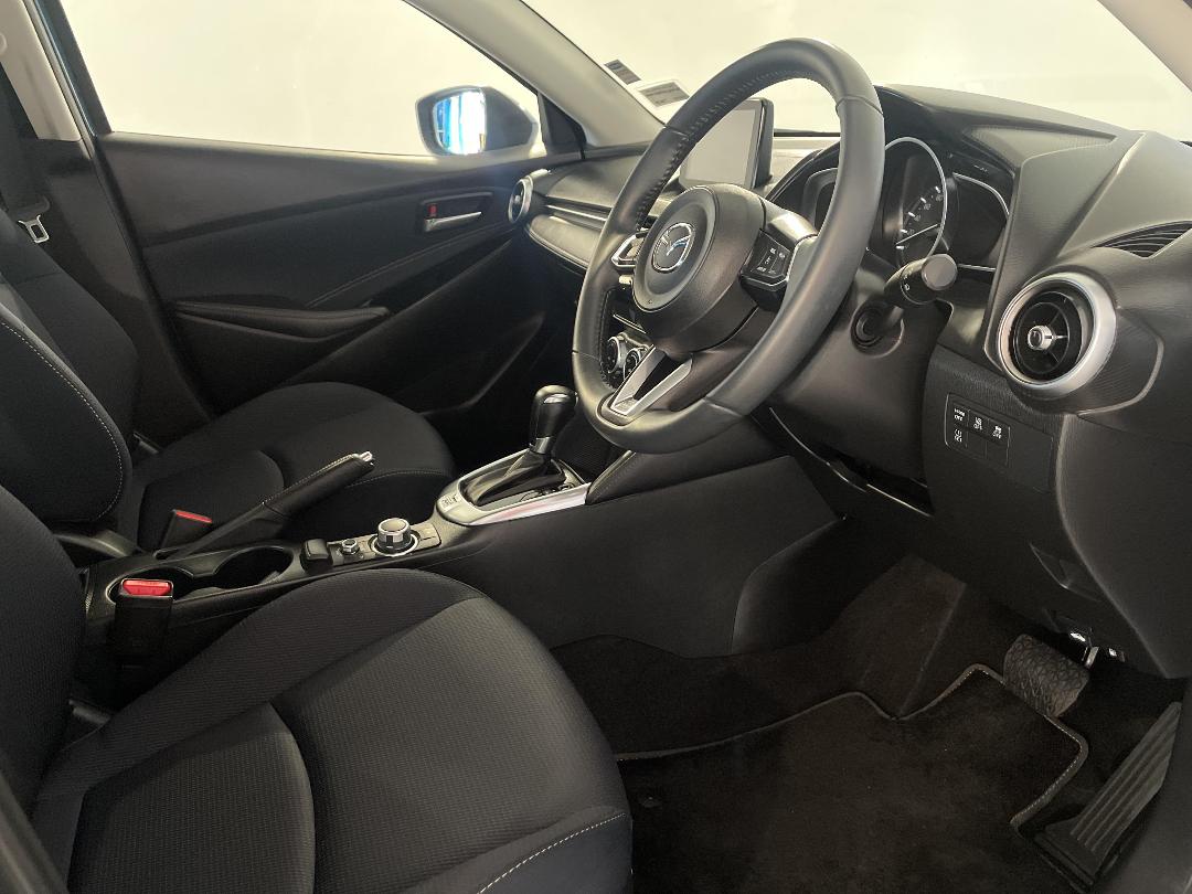 Photo '16' of Mazda Mazda2 Photo '16' of Mazda Mazda2