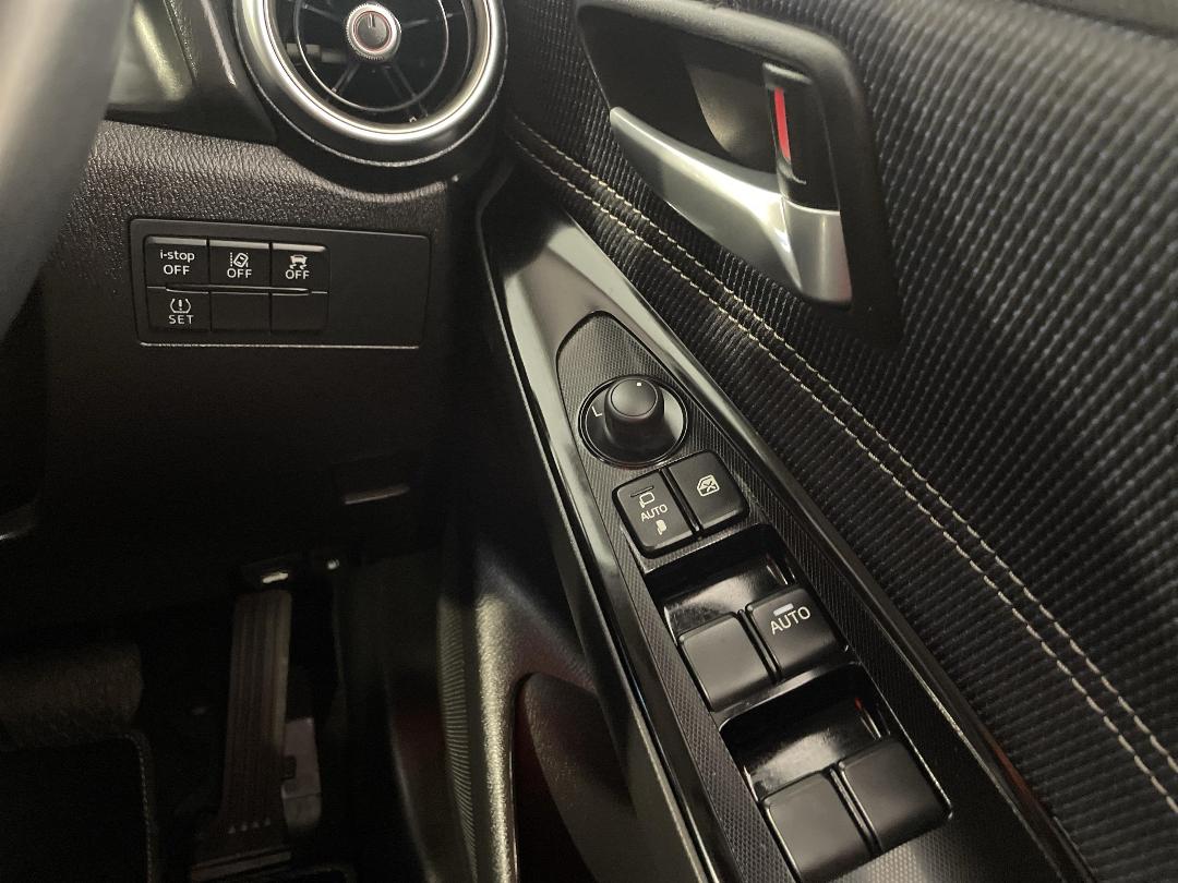 Photo '26' of Mazda Mazda2 Photo '26' of Mazda Mazda2