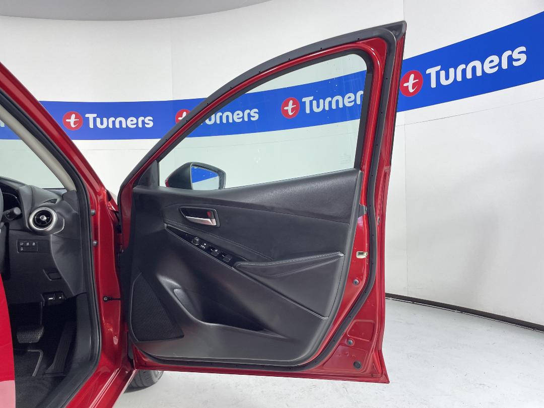 Photo '15' of Mazda Mazda2