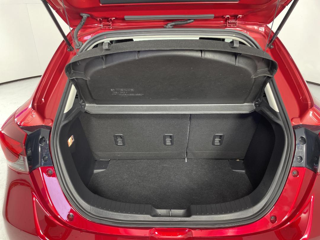 Photo '14' of Mazda Mazda2