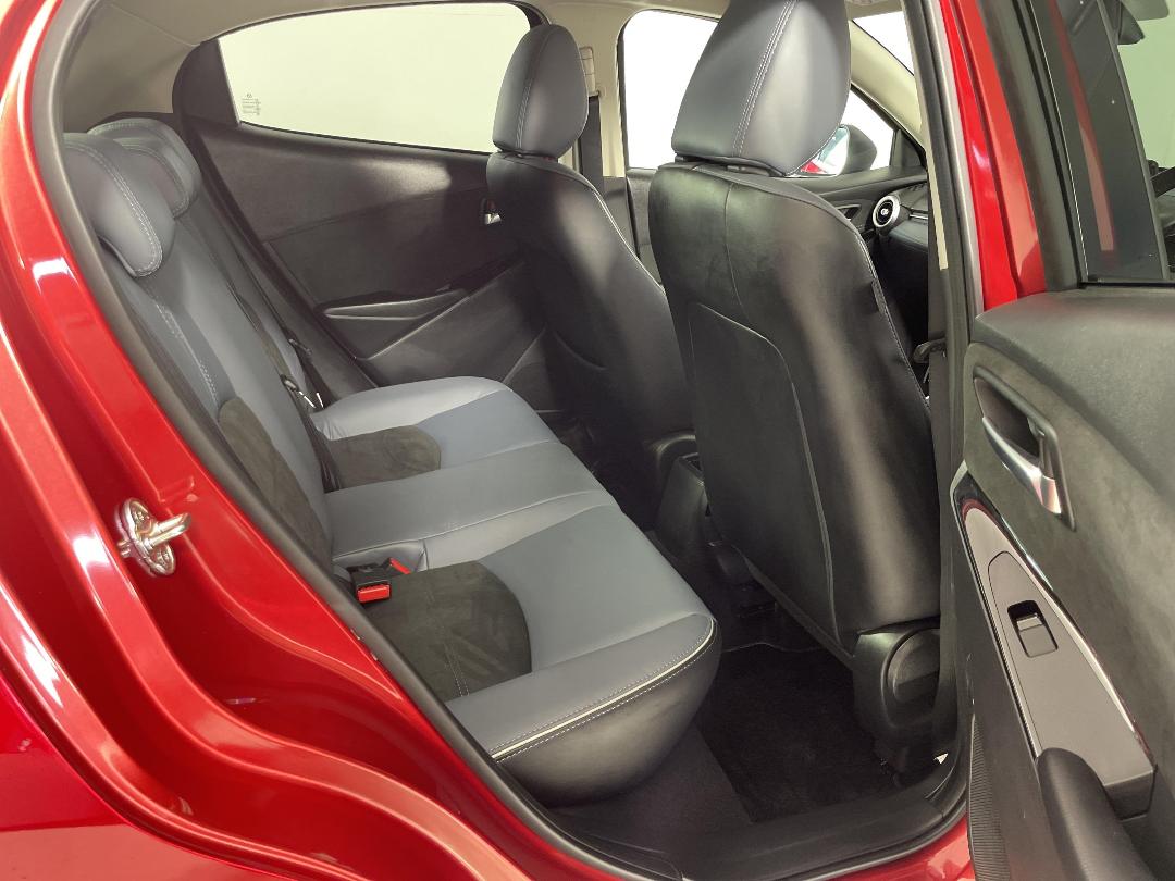 Photo '20' of Mazda Mazda2